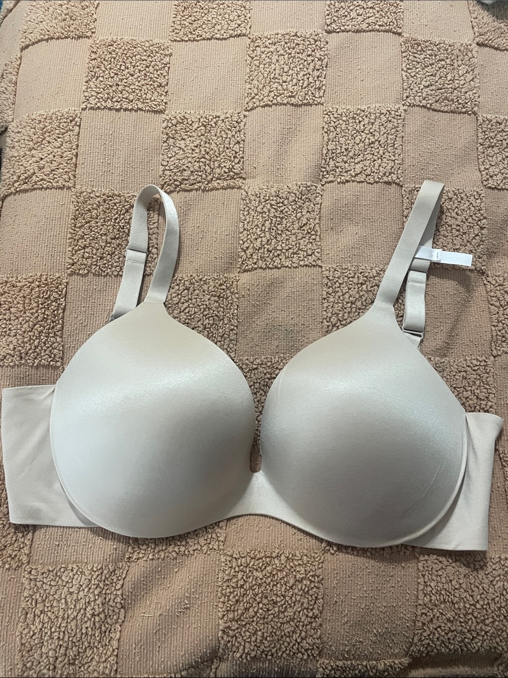 Ambrielle Smooth Molded T-Shirt Bra - Cream